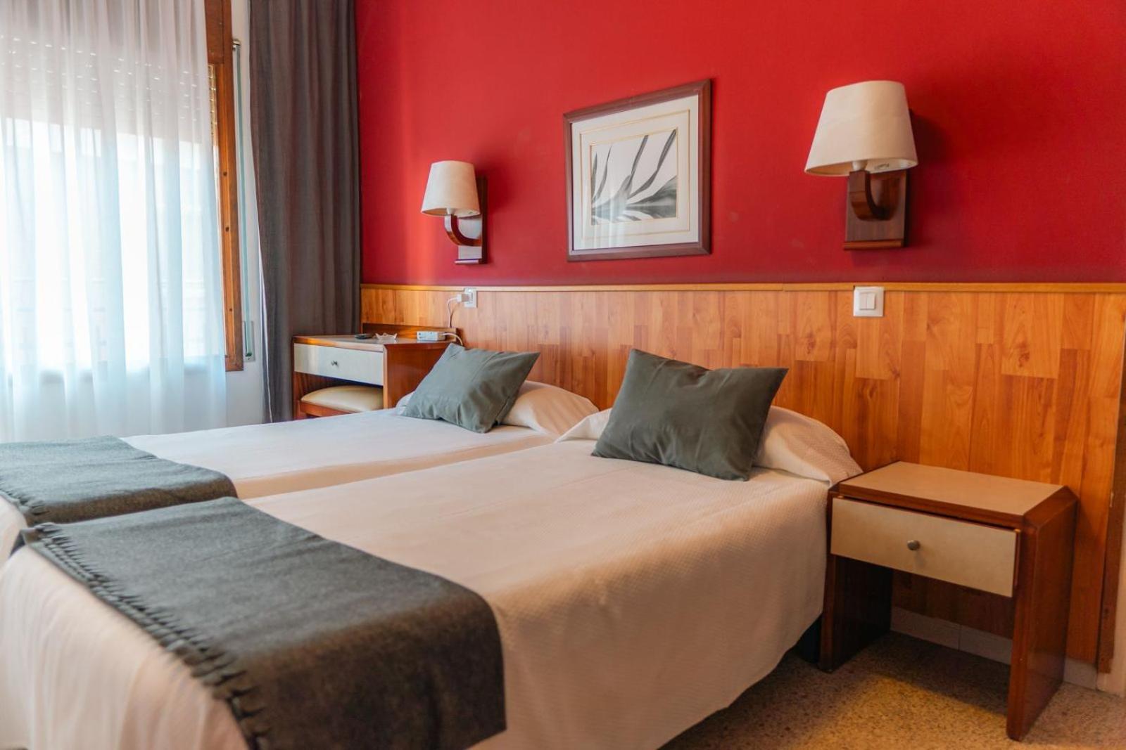 Hostal Regina Blanes Eksteriør bilde